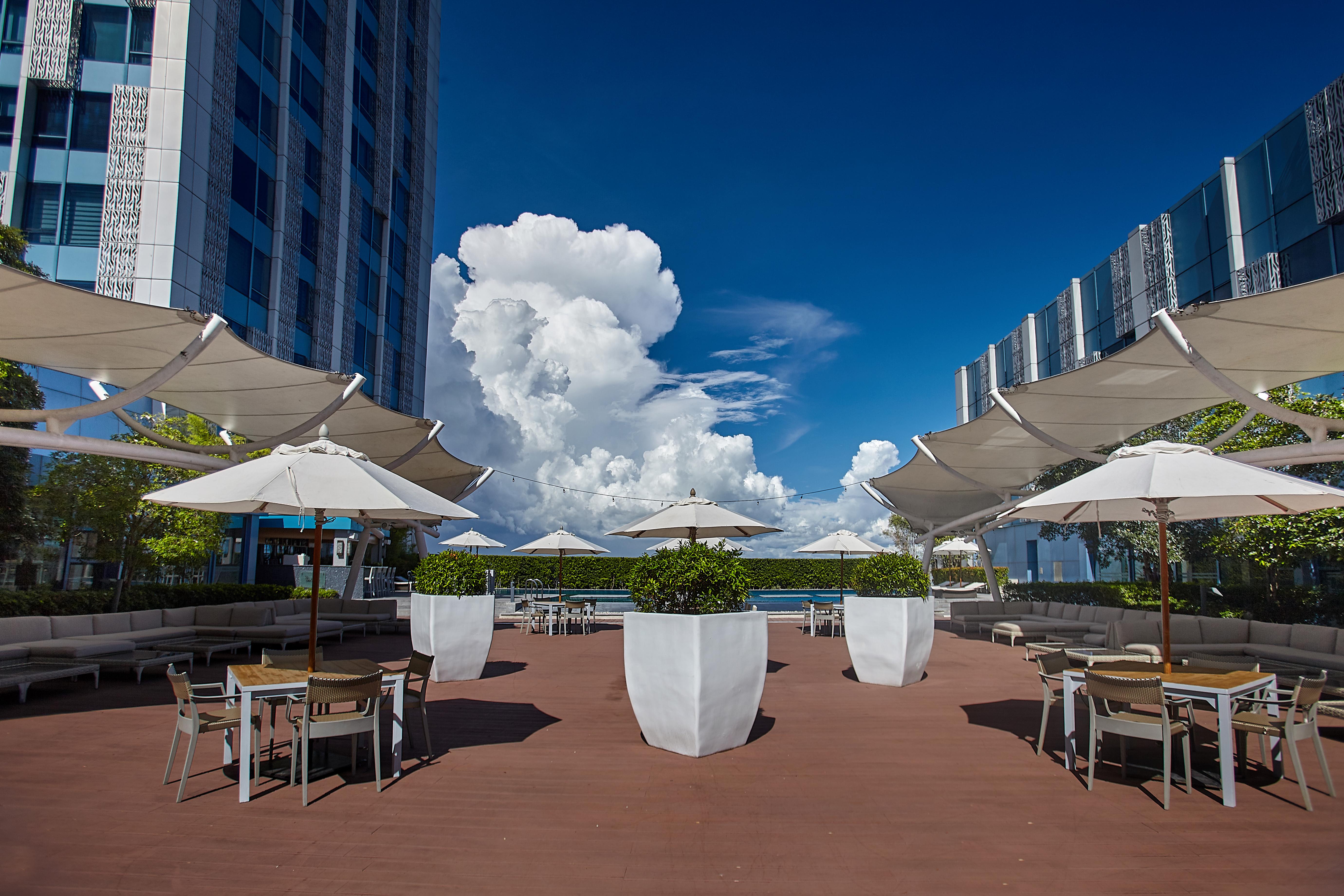 Crimson Hotel Filinvest City, Manila Exterior foto